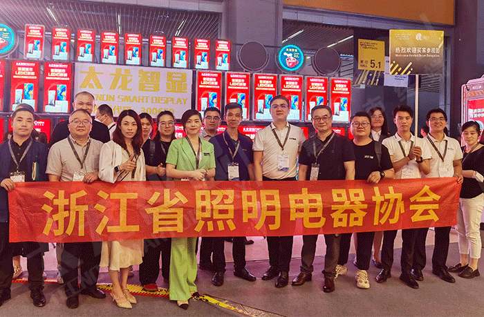 LED燈桿屏,LED廣告機(jī) LED燈桿屏,LED廣告機(jī)